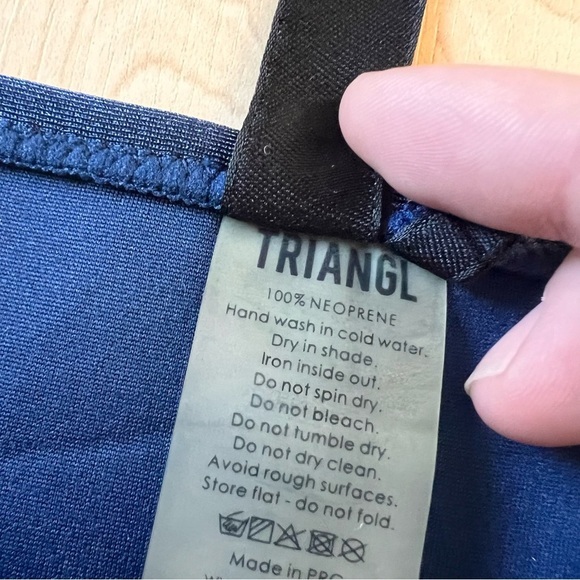 TRIANGL Two Piece Floral Tropical Navy Bikini Size Small - Picture 9 of 12